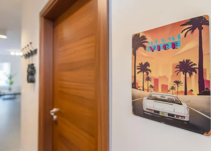 Miami Vice Apartment With Balcony